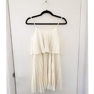 Moon Collection Pleated cream/off-white  dress
